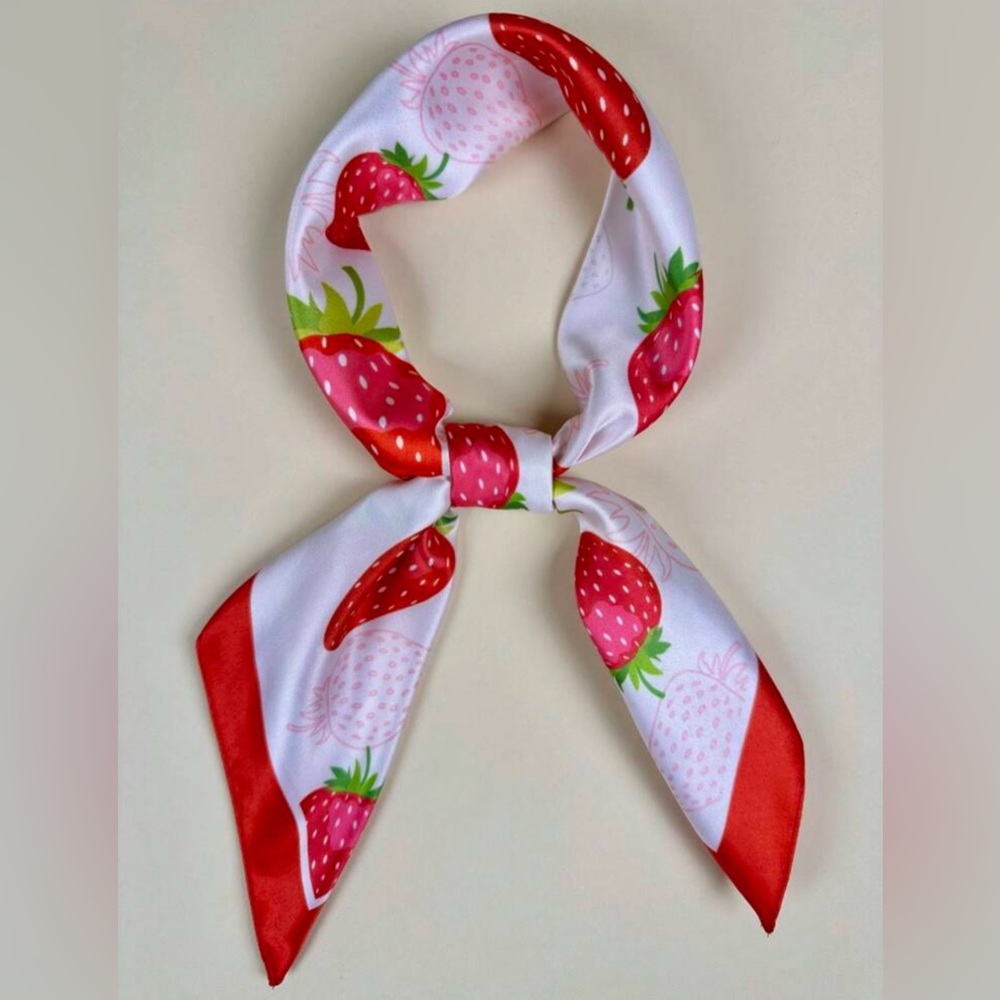 Strawberry Print Scarf P43 - Picture 2 of 4